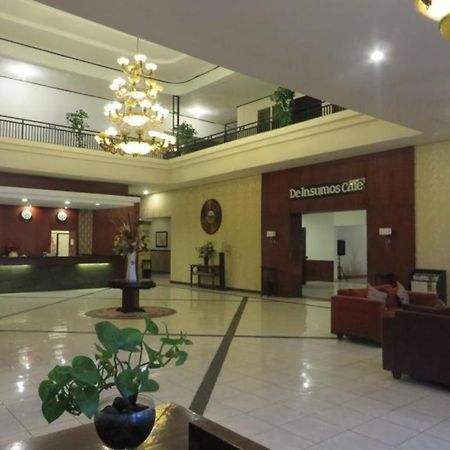 Insumo Palace Hotels & Resorts Kediri  Bagian luar foto