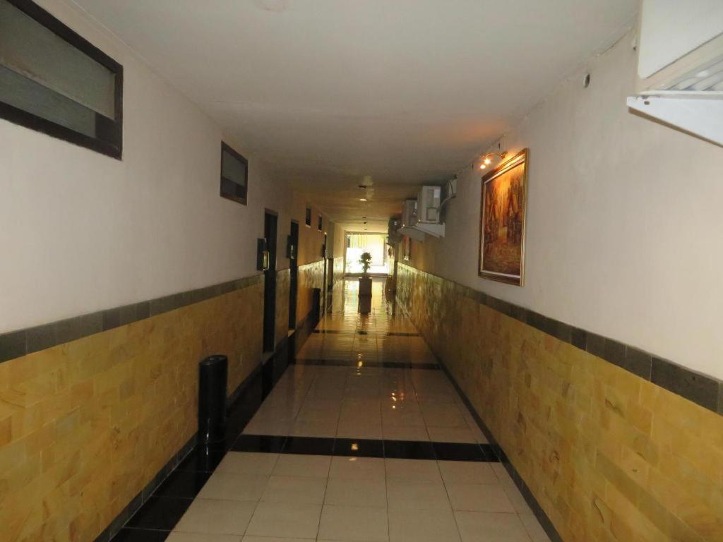 Insumo Palace Hotels & Resorts Kediri  Bagian luar foto