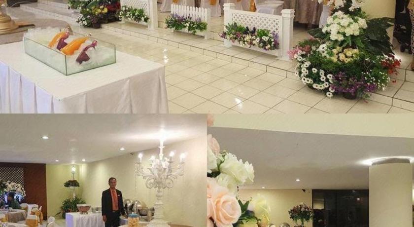 Insumo Palace Hotels & Resorts Kediri  Bagian luar foto